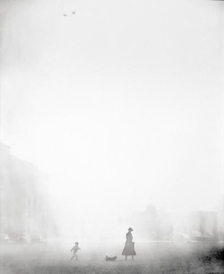 undr:  Fred Lyon A Walk in the Fog 1949 