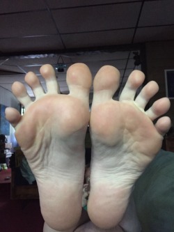 sexy-bare-feet:  Wonderful Toe Spread 