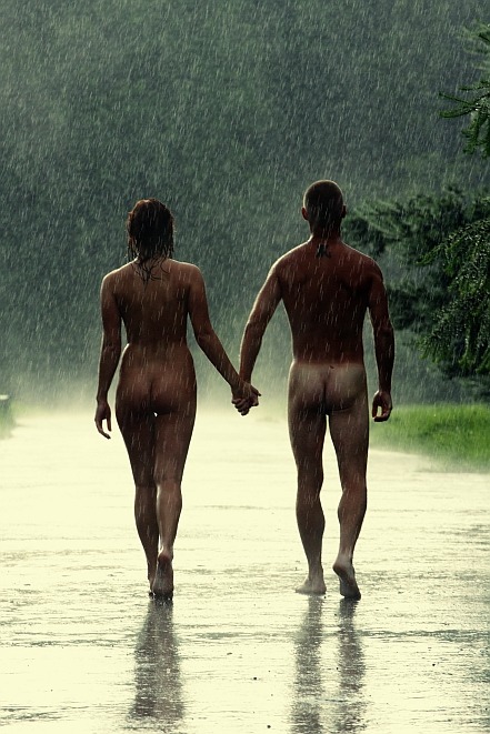 corpas1:  A pleasure for nudists: feel the rain on your skin!To be naked in the summer