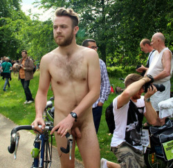 nakedblokes:  Naked blokes. That’s it. Nothing else.nakedblokes.tumblr.com. follow. ask. submit. archive.