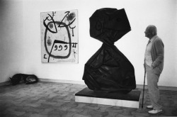 2000-lightyearsfromhome: Joan Miró, 1980 //   © Marc Riboud