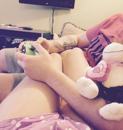 daddyslittlepolkadot:  little-princess-babygirl:  thelittleclosetfreak:Snuggling with Daddy and the little monkey he got me while he plays video games :3  pleasedaddyyesdaddy  ^-^  Wrong system, but yes! ;-)