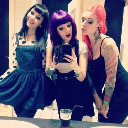 cervenafox:  Out partying with the girls tonight ❤️💜💙 @melclarkey @katsandcrows 🙊