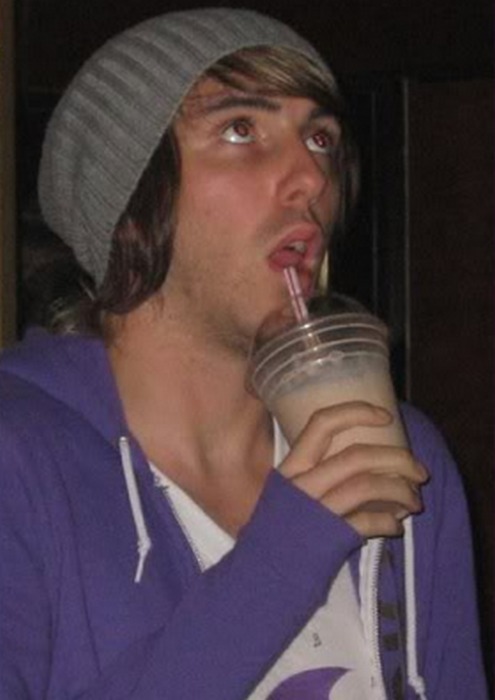 youme-all-readyset-atsix:  jack-is-jack-from-all-time-low:  Sometimes Alex Gaskarth