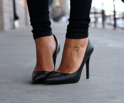 vinta:   Leather High Heel Court Shoes by Zara pointed toe, stiletto heel, pumps from HeelsFetishism 