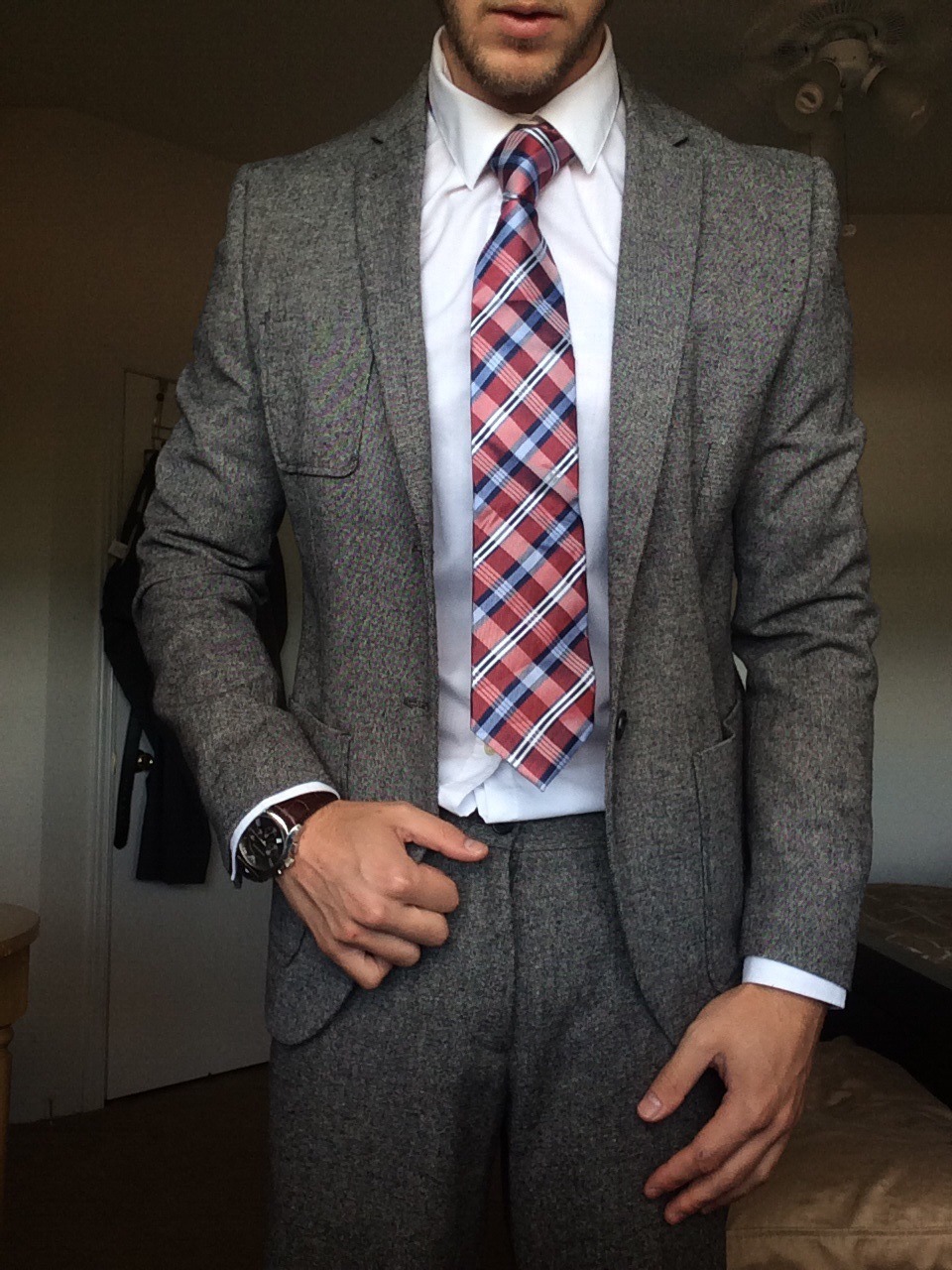 i-want-spankings:rhapsodybrohemian:  The suit does all the talking.  Oh god