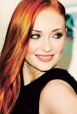 heavenlyredheads:  Stunning Sophie Turner, who plays Sansa Stark on Game of Thrones.  She is so gorgeous.