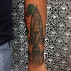 💀✖️tatuaje curado realizado al pana @georgeliberator de @salseocriollo full buena vibra! Buena pieza!✖️💀  . . . . . . . #tattoo #tatuaje #tatu #space #espacio #cohete #rocket #venezuela #lara #colombia #barquisimeto #tenerife #argentina