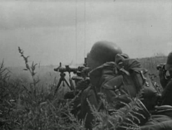 gdon-pain:  Germany Soldier w/ MG42 in the second War at World 