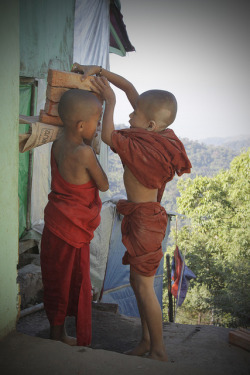 uncommonjones:  Child Labor by cormend  Golden Rock. Mon State, Myanmar. (Burma). 