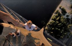 skyjelly:  death-by-lulz:  webofepic: People who aren’t afraid of heights.   just looking at these make me nervous