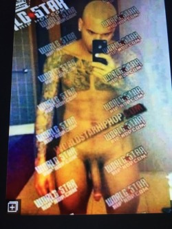 iamtravaughn:  Oh! Chris Brown Is Fine Asf Naked 😘