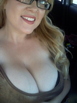 somegreattits:  hbombcollector:  In the car.  Oh god. Perfect cleavage. Can I cum between them please?   sweet