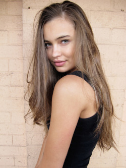 weakau:  fauxkids:  e-auxist:  castingcalls:  Tahlia Giumelli @ Chic  x  I really love her hair  I really love her   Her eyes!! 😍