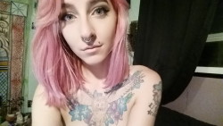 Rosequartz is our latest new girl- show her some love :)