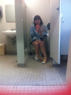 dimitrivegas:  Sitting on the toilet pooping