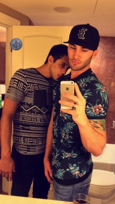 gay-love-blog:  Submission!Gay Couples