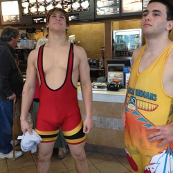 amateur-wrestling:  #bulging at McDonald’s