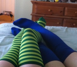 hoodoonsfw:  Boyfriend socks &lt;3  I got hoodoo, hoodoo colored socks~~~~~~~~~ c: