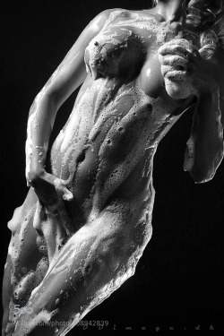 artistic-nude-photos:  Silkysoap by DDimage http://ift.tt/1EdNkWK