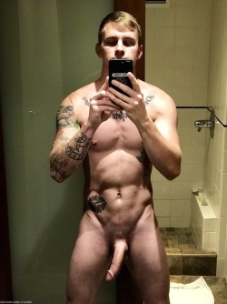 Naked Male Mirror Selfies
