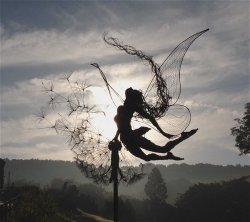 Whimsical creativity (the beautiful twisted-wire sculptures of Robin Wright of FantasyWire.co.uk)