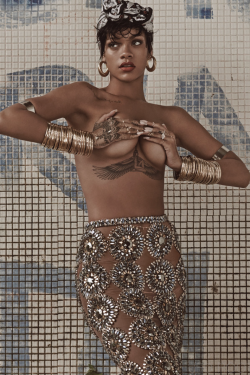 insanity-and-vanity:  Rihanna for Vogue Brazil, May 2014