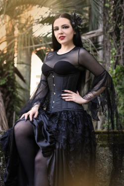 gothicandamazing:    Model, Styling &amp; MUA SilkyTop &amp; Skirt GothlolibeautyCorset Burleska Corsets / The Gothic ShopWelcome to Gothic and Amazing |www.gothicandamazing.com  