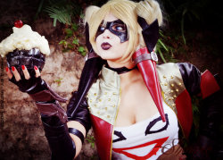 hotcosplaychicks:  Harley! by Shermie-Cosplay  Check out http://hotcosplaychicks.tumblr.com for more awesome cosplay