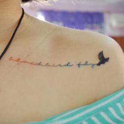 #tattoo #tatuaje #tatu #ink #inklove #tattooed #tattooedgirls #venezuela #colombia #argentina #letras #colores #ave #bird #linea #line #lettering #gabrieldiaz #gabrielwayne (en Old Skull Tattoo Studio)
