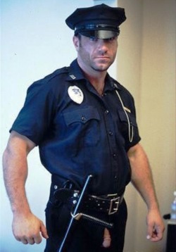 hotcops:  midwestcockhound:  woofdaddy:  a sexy cop lives down the street and I always wave to him when I see him, and he always waves back… one afternoon I wrote my email address on a piece of paper and told him that I lived a few houses away and was