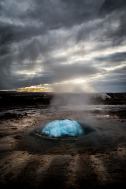 etherealvistas:  Strokkur geyser (Iceland) by Mads &amp;Trine 
