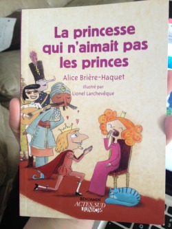 fuckyeahlesbianliterature:  [image description: several photos of a picture book titled “La princesse qui n’aimait pas les princes”. The last photos shows the princess kissing a fairy on the cheek.] cupcakemarquis:  directorcsr:  This is one of