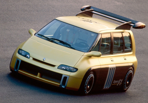 carsthatnevermadeitetc:  Renault Espace F1 Concept, 1995. A Formula 1 racing car with the body of a minivan, the Espace F1 was built by Matra (who made the 1st, 2nd and 3rd generation Espaces for Renault) to celebrate both the tenth anniversary of the