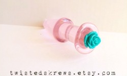 daddysdlg:  Love this glass plug from twistedskrews.etsy.com