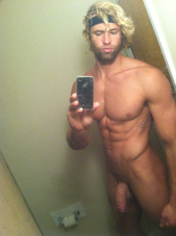 gongetyagood:  spacemouse420:  Headband :)  Damn that’s a fat one! Awesome body too.  Total package.