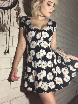 enrapturex:  I like to wear dresses with