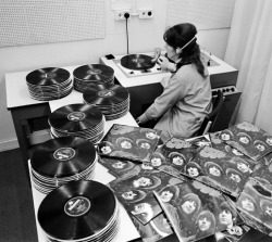 girlsgonevinyl:  EMI quality control room, 1965 