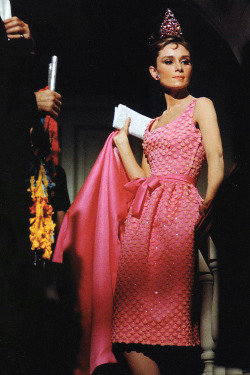 vintagegal:  Audrey Hepburn on the set of