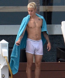 male-celebs-naked:    Justin Bieber’s White Underwear Turns See Through While Wakeboarding in Miami!Request HERE ←Submit HERE ←More Celebs HERE ←