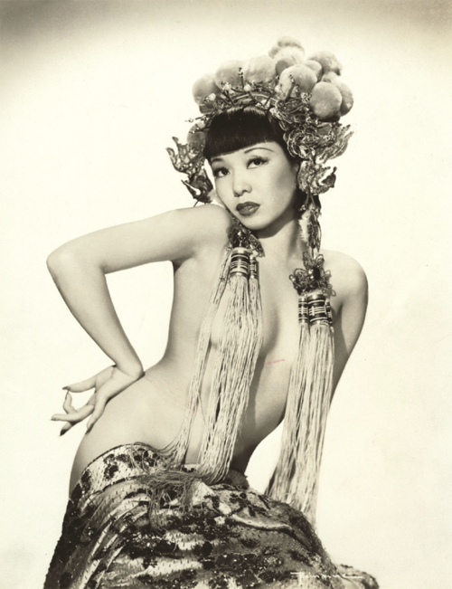 Burlesque dancer Jadin Wong, 1940 Nudes &amp; Noises  