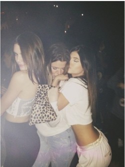 kalifornia-kings:  Kendall, Khloé &amp; Kylie at the yeezus concert last night          