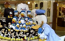 obscuruslupa:  mummyshark:  Is this from the video they show on the buses into WDW? Love it. (I vaguely recall some hilarity with Goofy at a check-in desk, too.)  I believe it’s from 1990’s Disney Singalong Songs, I used to watch the tape all the