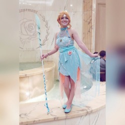 inisitu:  I brought my Pearl cosplay to Anime Midwest this year! I got so many nice comments, I definitely want to cosplay her again.