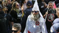 snorlax-con-tetas: micdotcom:  In Charlottesville, white nationalists cite Donald Trump as inspiration for “Unite the Right” rally Former Ku Klux Klan leader David Duke suggested on Saturday that President Donald Trump is inspiring the white nationalist