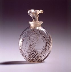 animus-inviolabilis: Cobra Pefume Bottle René Lalique 1920 