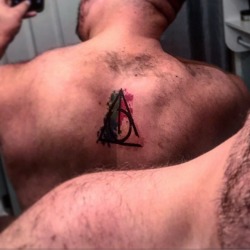 mucle-cub:  Deathly Hallows Tattoo