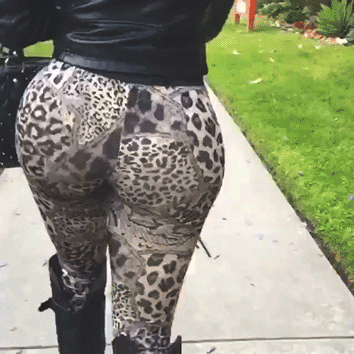 calloffbooty:  I hate to see her go but I love to watch her leave  con eso culito nica la dejo! 