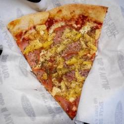 Behold! The holy slice! 🍕 #pizza #pizzamyheart #santacruz #California #californialife #californiagirl #roadtrip #vacation #summer #summervacation #food #foodie #foodporn #foodgram #foodstagram #eating #omnomnom #lunch #pineapple #mauiwowie #hawaiianpizza