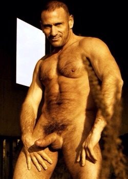 resol978:  manly-brutes:  my video library (NSFW): manly-brutes.tumblr.com/videos      (via TumbleOn)